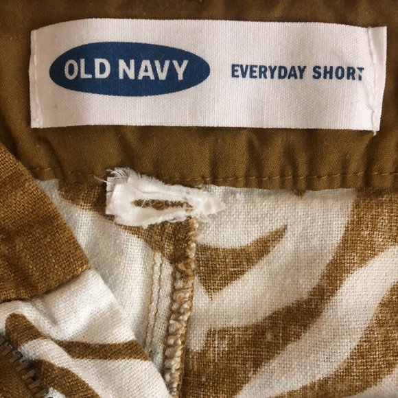 Old navy short Hawaiian - Picture 3 of 8